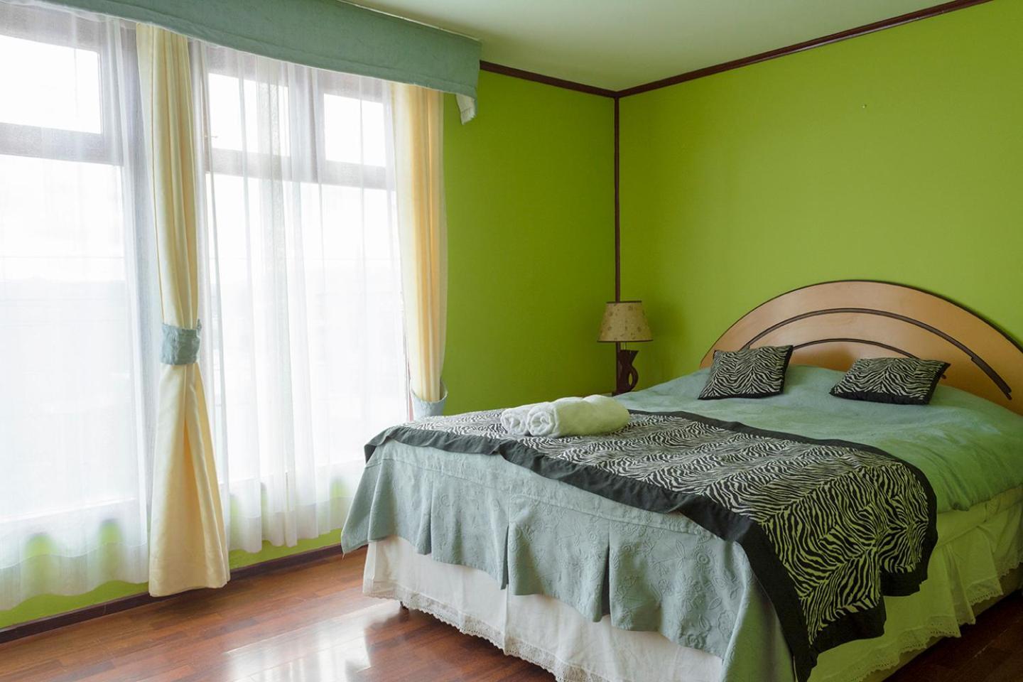 Hostal Alcazar Puerto Natales Eksteriør billede