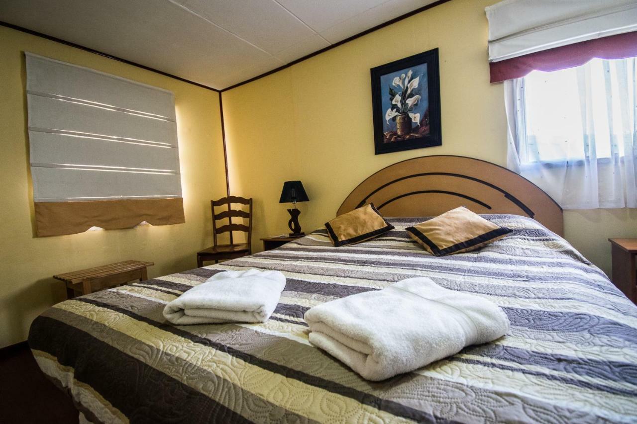Hostal Alcazar Puerto Natales Eksteriør billede
