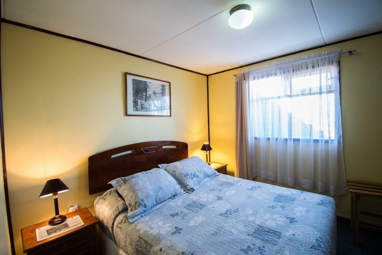 Hostal Alcazar Puerto Natales Eksteriør billede