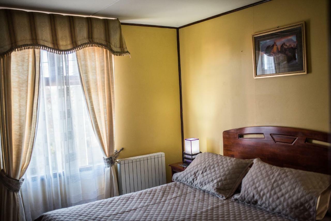 Hostal Alcazar Puerto Natales Eksteriør billede